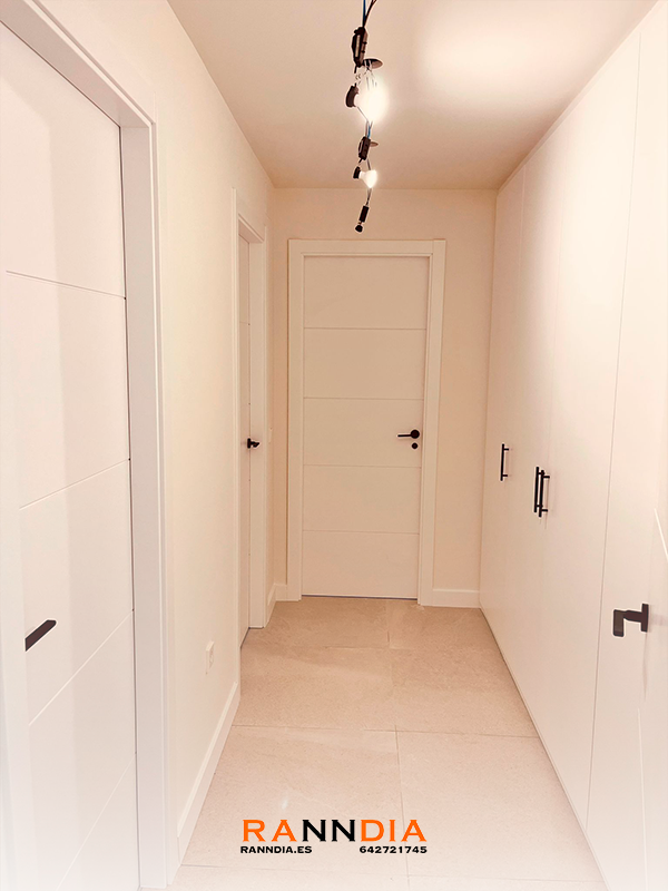 Puerta de interior modelo 3 en San Pedro de Alcántara