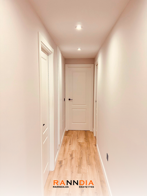 Puerta de interior modelo 6 en San Pedro de Alcántara